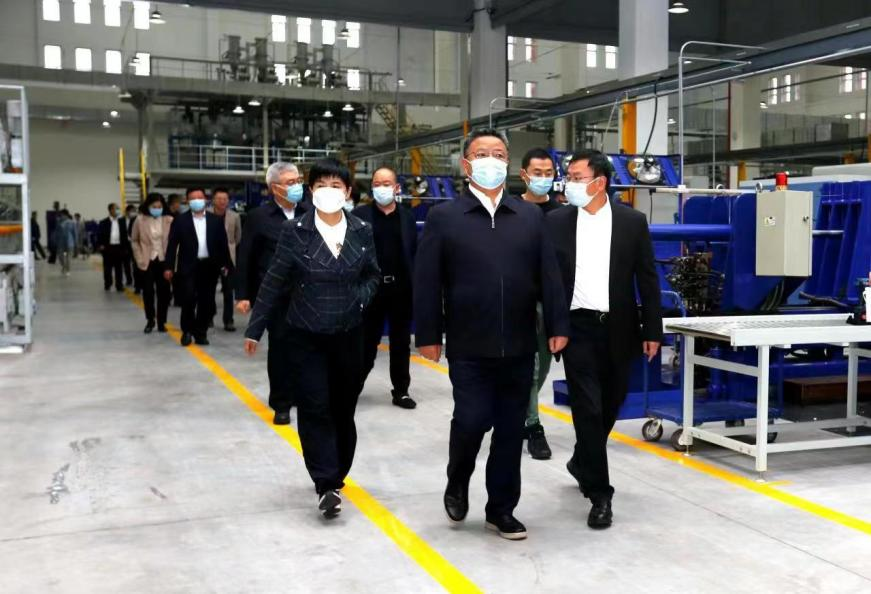 北碚區(qū)領導視察參觀華虹儀表“智能電網(wǎng)電能計量產(chǎn)業(yè)”項目基地